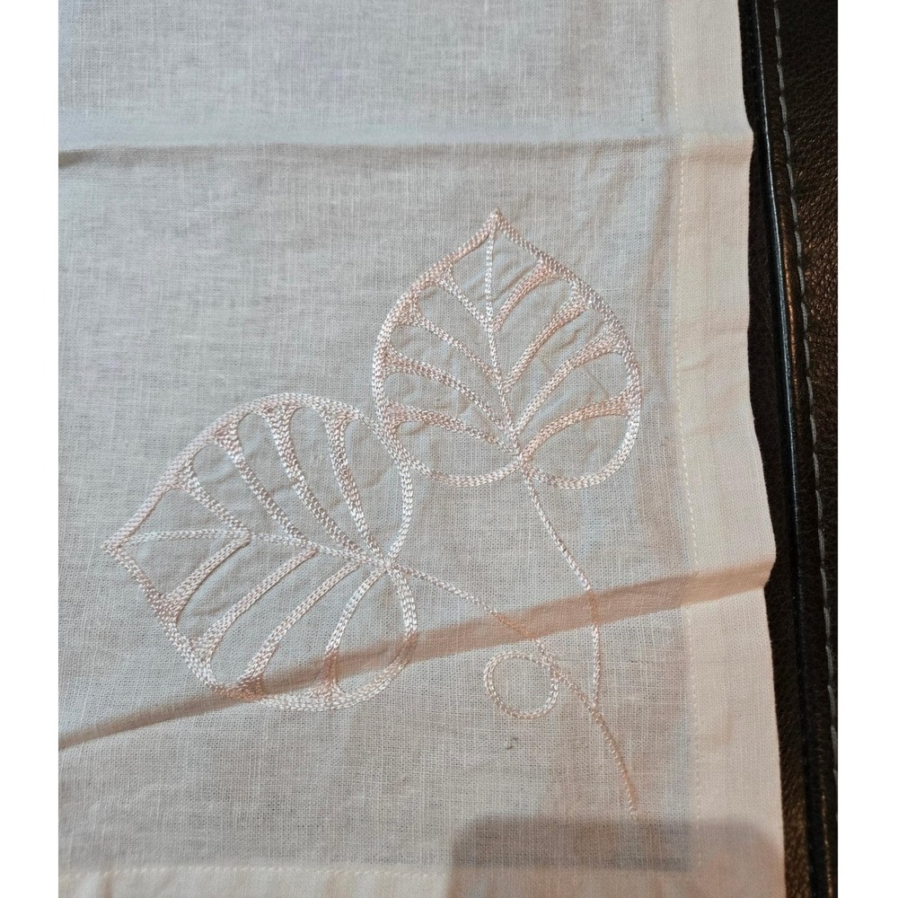Unbranded Pale Pink‎ Embroidered Leaf Tabletop Cover Excellent Vintage Linen